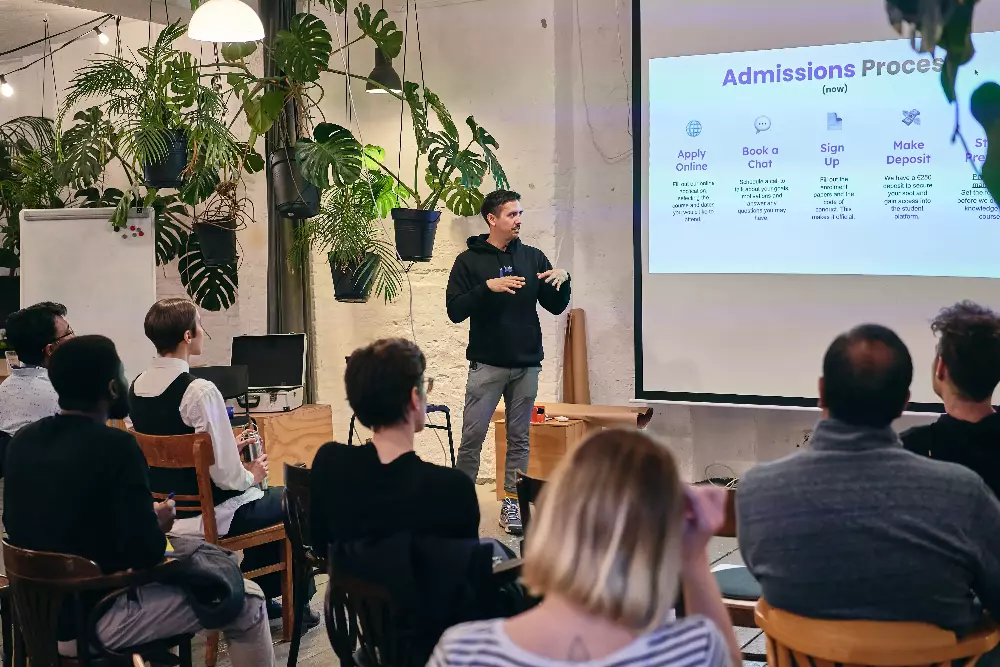 Aprenda competências tecnológicas online com a Code Labs Academy